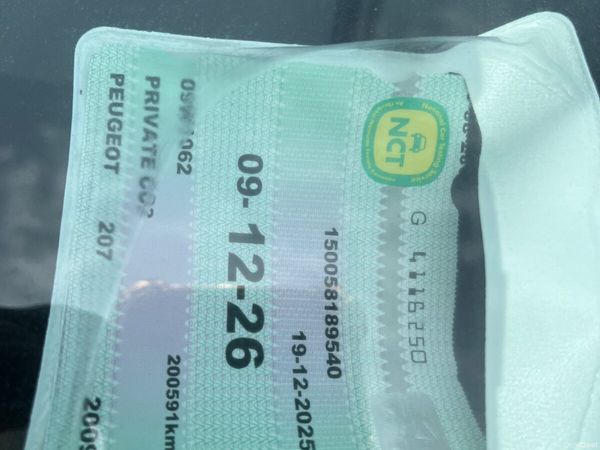 Peugeot 207 Hatchback, Petrol, 2009, Red