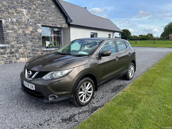 Nissan Qashqai Hatchback, Diesel, 2014, Brown