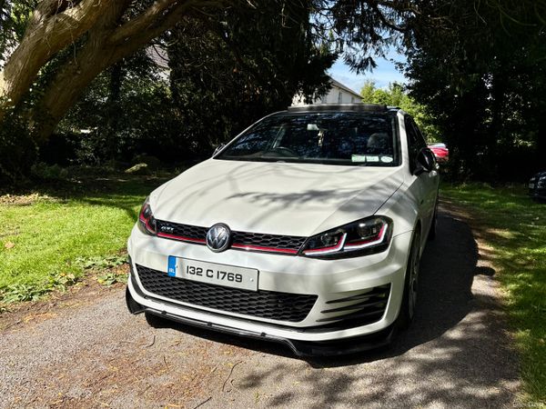 Volkswagen Golf Hatchback, Petrol, 2013, White
