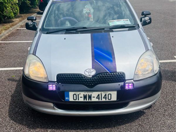Toyota Yaris Hatchback, Petrol, 2001, Silver