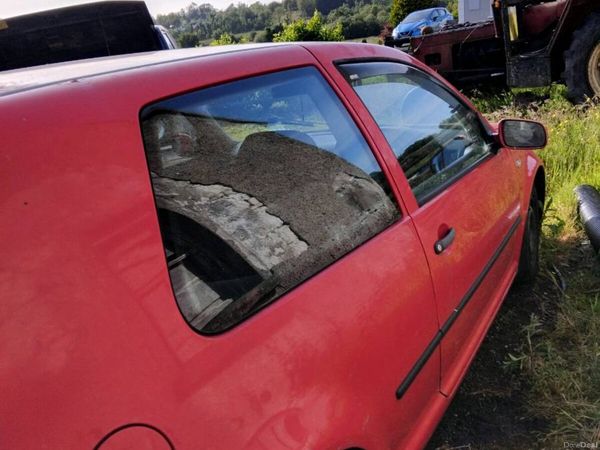 Volkswagen Golf Hatchback, Petrol, 2003, Red