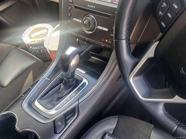 Ford Mondeo Hatchback, Diesel, 2018, Grey