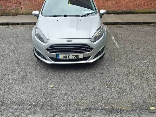 Ford Fiesta Hatchback, Petrol, 2014, Silver
