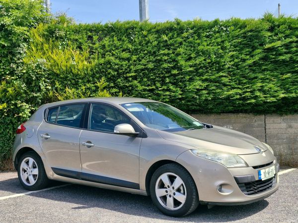 Renault Megane Hatchback, Diesel, 2010, Gold