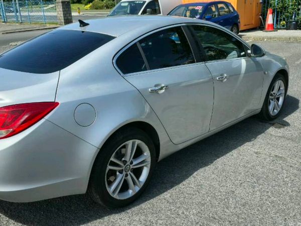 Opel Insignia Saloon, Diesel, 2011, Silver