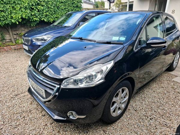 Peugeot 208 Hatchback, Diesel, 2015, Black