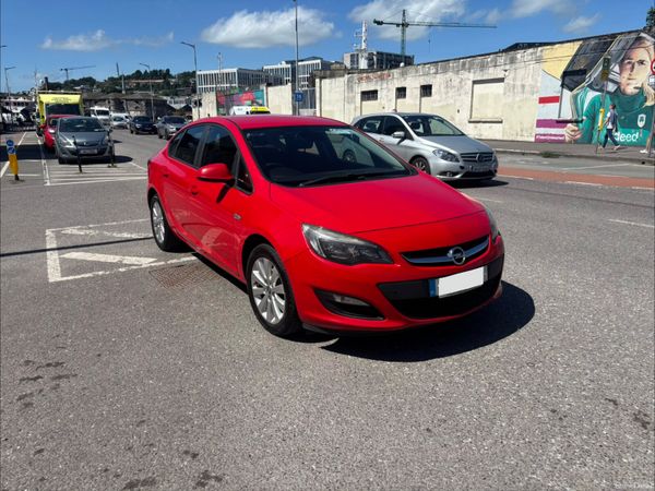 Opel Astra Saloon, Diesel, 2013, Red