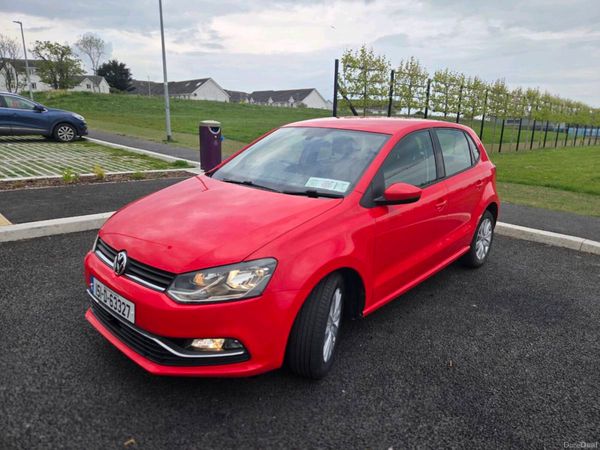 Volkswagen Polo Hatchback, Petrol, 2015, Red