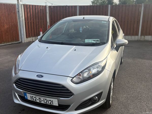 Ford Fiesta Hatchback, Petrol, 2015, Silver