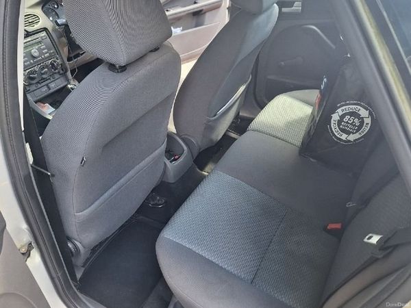 Ford Focus Hatchback, Petrol, 2005, Silver