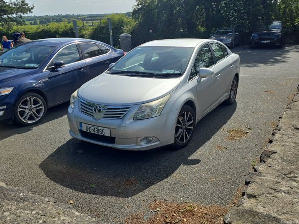 Toyota Avensis Saloon, Diesel, 2011, Silver