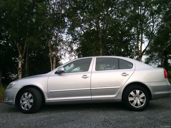 Skoda Octavia Saloon, Diesel, 2012, Silver