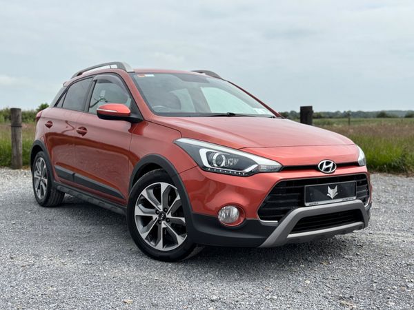 Hyundai i20 Hatchback, Petrol, 2016, Orange