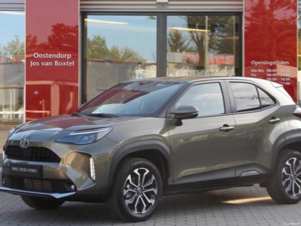 Toyota Yaris Cross Hatchback, Petrol Hybrid, 2022, Green