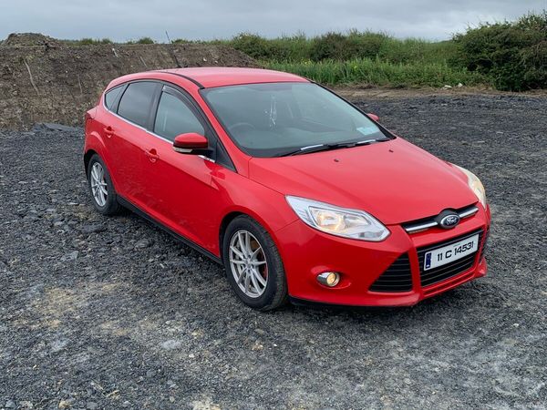 Ford Focus Hatchback, Diesel, 2011, Red