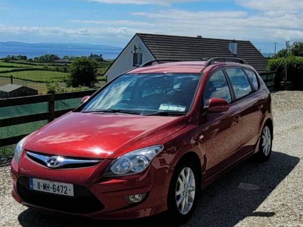 Hyundai i30 Estate, Diesel, 2011, Red