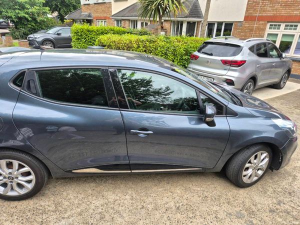 Renault Clio Hatchback, Petrol, 2019, Grey
