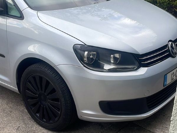 Volkswagen Touran MPV, Diesel, 2012, Silver