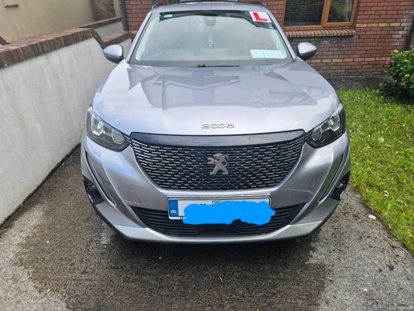 Peugeot 2008 MPV, Petrol, 2021, Grey