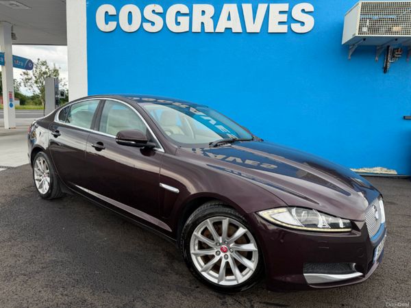 Jaguar XF Saloon, Diesel, 2015, Red