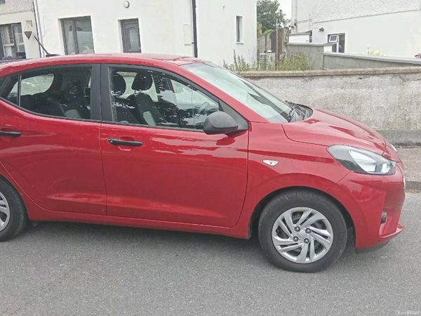 Hyundai i10 Hatchback, Petrol, 2023, Red