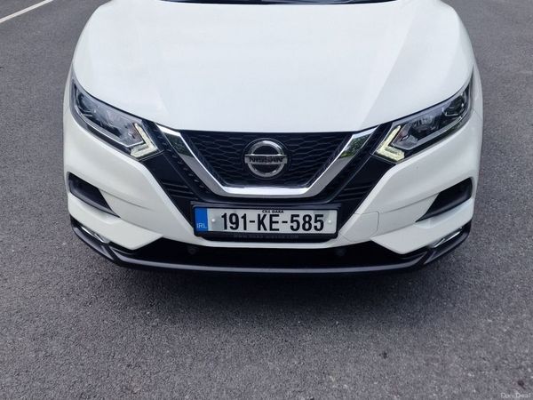 Nissan Qashqai MPV, Petrol, 2019, White