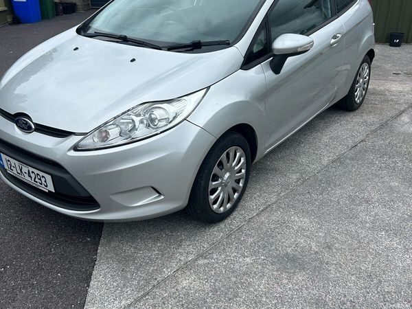 Ford Fiesta Hatchback, Petrol, 2012, Silver