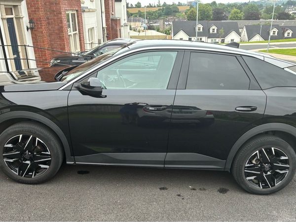 Peugeot 3008 MPV, Petrol Hybrid, 2024, Black