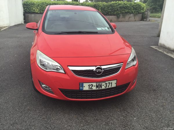 Opel Astra MPV, Diesel, 2012, Red