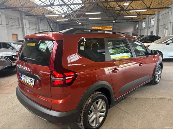 Dacia Jogger MPV, Petrol, 2023, Brown