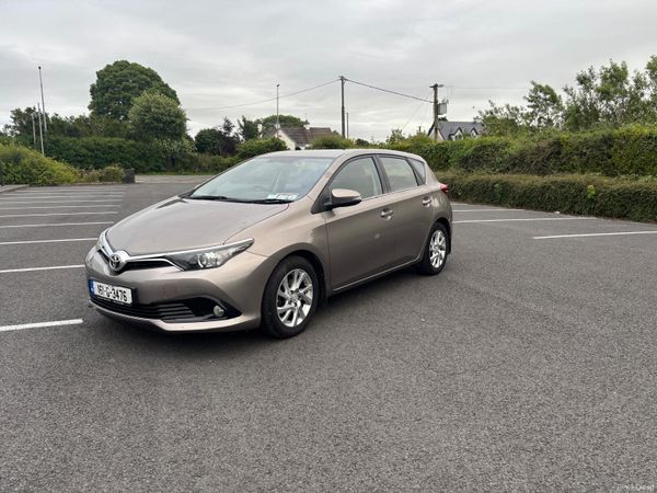 Toyota Auris Hatchback, Diesel, 2016, Bronze