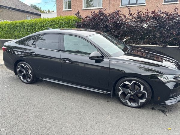 Skoda Superb Saloon, Diesel, 2025, Black