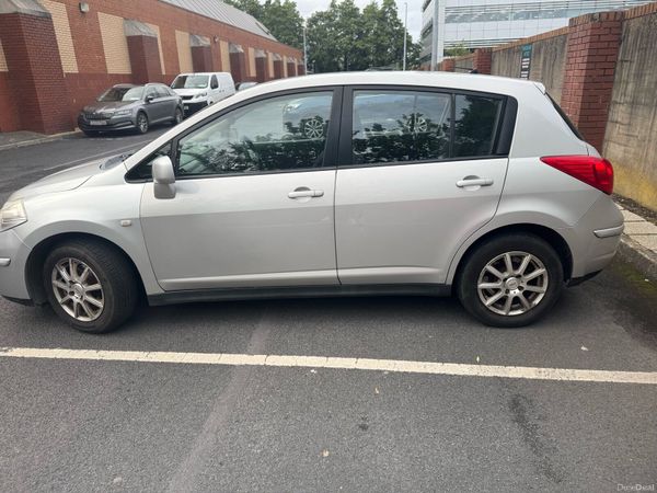 Nissan Tiida Hatchback, Petrol, 2008, Silver