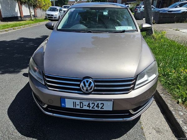 Volkswagen Passat Saloon, Diesel, 2011, Brown
