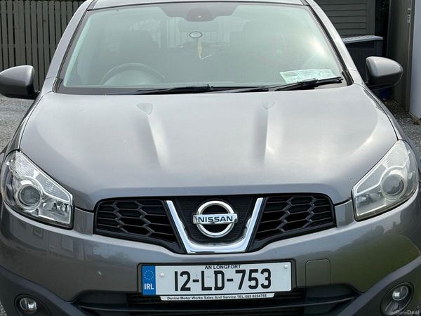 Nissan Qashqai Hatchback, Diesel, 2012, Grey