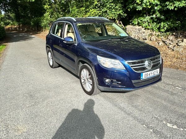 Volkswagen Tiguan SUV, Diesel, 2009, Blue