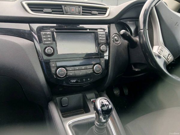 Nissan Qashqai Hatchback, Diesel, 2014, Black