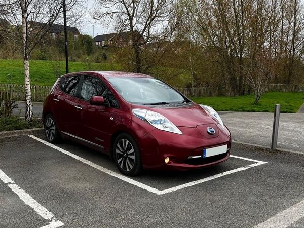 Nissan Leaf Hatchback, Electric, 2016, Red