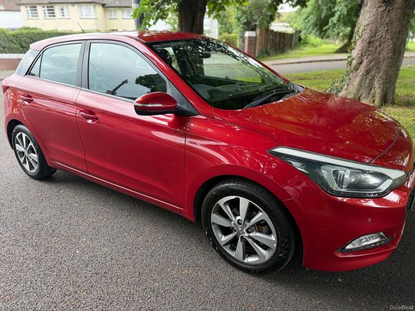 Hyundai i20 Hatchback, Petrol, 2018, Red