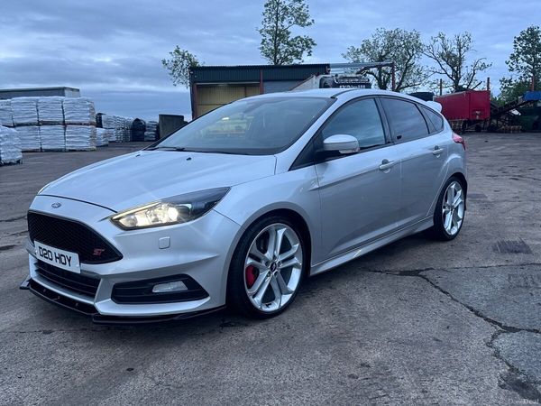Ford Focus Hatchback, Diesel, 2016, Silver