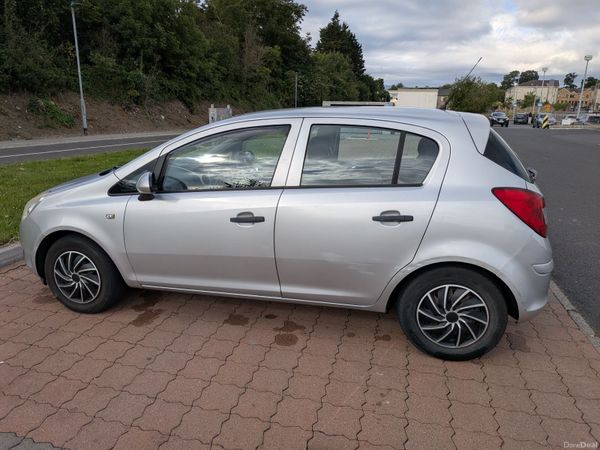 Opel Corsa Hatchback, Petrol, 2009, Silver