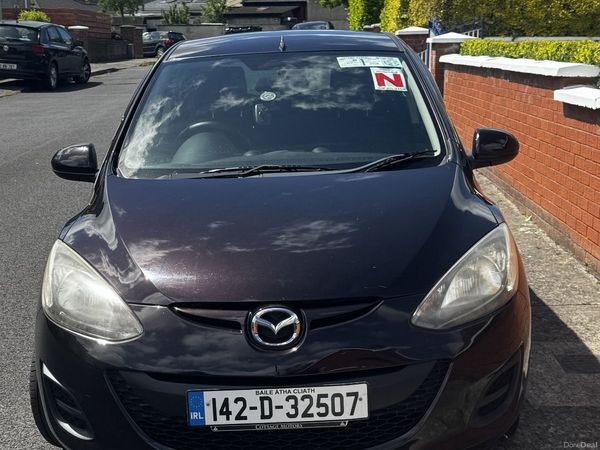Mazda Demio MPV, Petrol, 2014, Purple