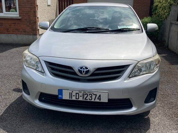 Toyota Corolla Saloon, Petrol, 2011, Silver