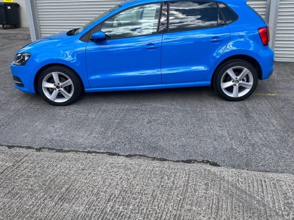 Volkswagen Polo Hatchback, Petrol, 2014, Blue