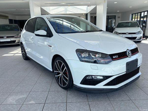 Volkswagen Polo Hatchback, Petrol, 2016, White