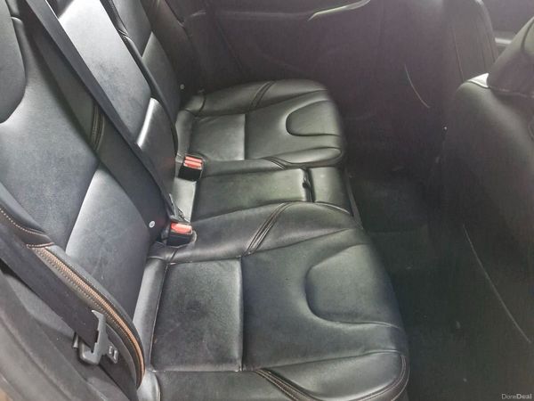Volvo V40 Hatchback, Diesel, 2016, Bronze