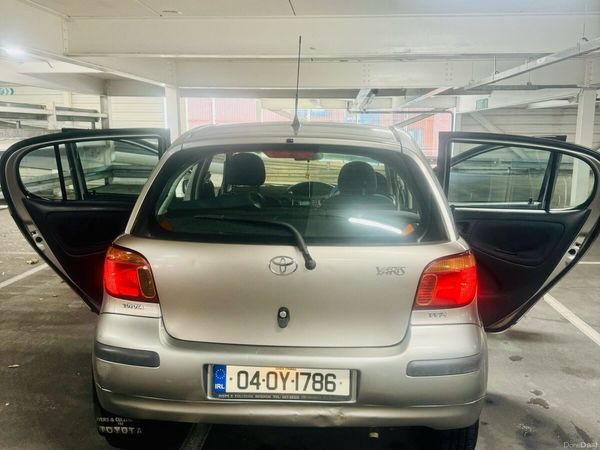 Toyota Yaris Hatchback, Petrol, 2004, Grey