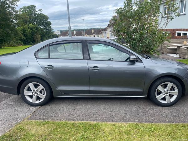 Volkswagen Jetta Saloon, Diesel, 2013, Grey