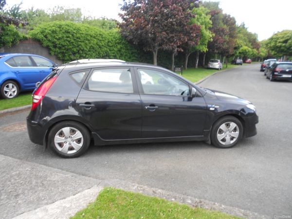 Hyundai i30 Hatchback, Diesel, 2011, Black