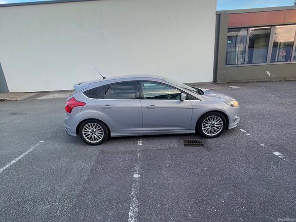 Ford Focus Hatchback, Diesel, 2012, Silver